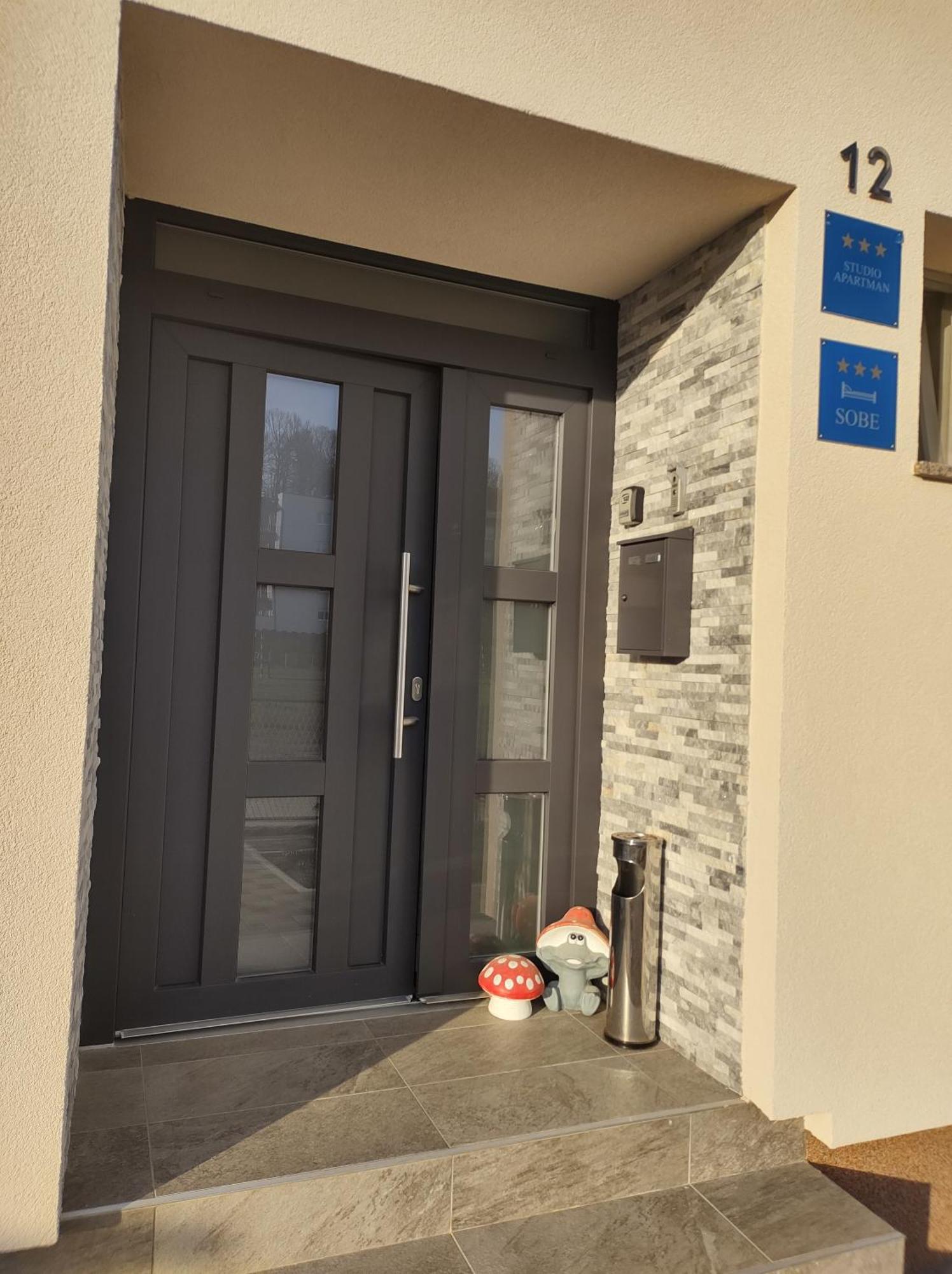 Happy Apartment Karlovac Exterior photo